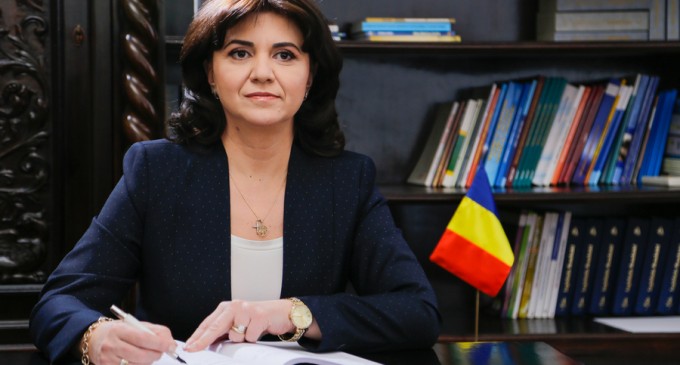 Ministrul Educației: Trebuie să ne pregătim pentru a preda online atâta timp cât e necesar – Educatie