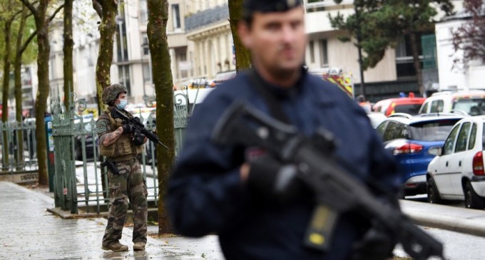 Un om decapitat lângă Paris/ Autoritățile iau în calcul un act terorist – International