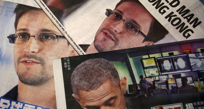 Rusia i-a acordat rezidență permanentă lui Edward Snowden – International