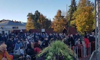 VIDEO Slujba de Sfânta Parascheva, în condiții speciale. Mitropolitul Modovei: Trăim în societatea noastră de câteva luni bune un sentiment al izolării, singurătăţii – Esential