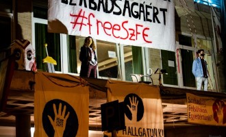 VIDEO Ungaria: Studenții de la Universitatea de Film din Budapesta continuă protestele împotriva noii conduceri puse de guvernul Viktor Orban / Autoritățile au tăiat internetul în campus – International