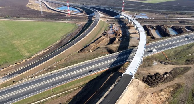 VIDEO Va fi deschisă circulația anul acesta pe Autostrada A10 Sebeș – Turda, Lot 1? Cum arată din dronă lucrările la nodul complex de la Sebeș între A10, A1 și DN1 – Infrastructura_Articole