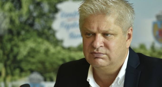 Tudorache, la ieşirea de la Secția Specială, după ce a depus plângere împotriva preşedintelui Biroului Electoral Sector 1: De luni, cei care au informaţii vor fi chemaţi la audieri – Esential