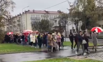 VIDEO Belarus: Protest al femeilor împotriva lui Lukaşenko înaintea unui ultimatum dat de opoziţie – International