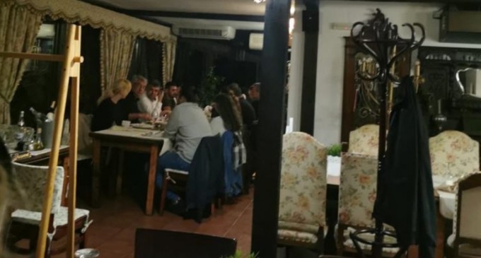 Ciolacu și Tudose, amendați de poliție pentru că nu au respectat distanțarea socială într-o pensiune. În total, au fost date amenzi de 21.000 de lei pentru 11 contravenții – Esential