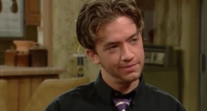 FOTO „Bud Bundy”, la 46 de ani: Poveste de viață cu marijuana, arest, divorț și o parteneră superbă în prezent – Showbiz