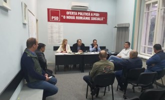 FOTO Ședință de campanie la sediul PSD Roman unde nimeni nu poartă mască – Politic