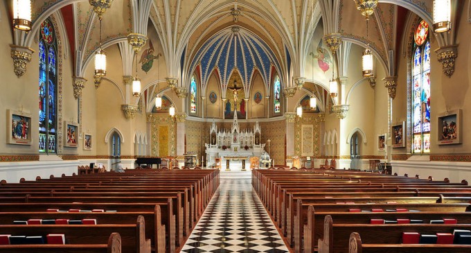 Reacţia catolicilor după ce ÎPS Teodosie a zis că e păcat să mergi ca ortodox la o biserică catolică – Esential