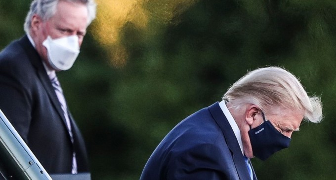 Starea lui Donald Trump se îmbunătăţeşte, dar i s-a administrat un corticosteroid/ El a ieşit din spital pentru a-şi saluta susţinătorii – Coronavirus