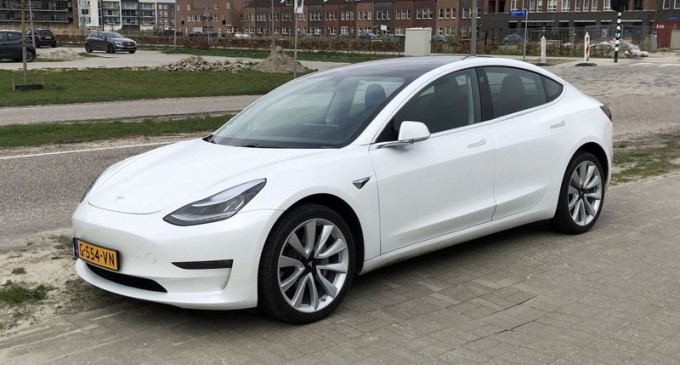 Tesla a trimis din China un prim transport de 7.000 de mașini Model 3 – IT