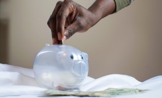 5 trucuri financiare pe care sa le aplici daca iti doresti sa economisesti bani