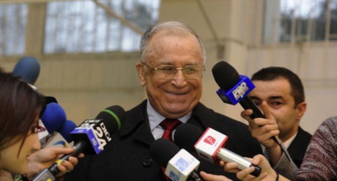 Deputații au respins desfiinţarea Institutului Revoluţiei Române / Senatul decide dacă Ion Iliescu va conduce în continuare institutul – Politic