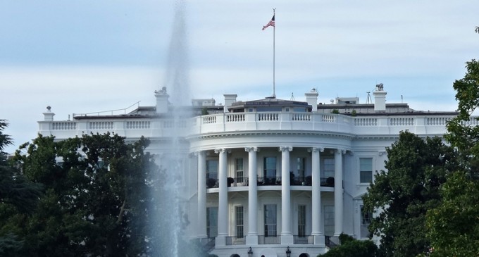 Șeful de cabinet de la Casa Albă, testat pozitiv pentru Covid-19 / Meadows a călătorit cu Trump duminică și luni – International