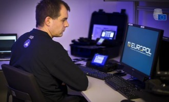 Percheziții Europol în mai multe țări europene pentru combaterea postărilor care incită la ură și violență – International