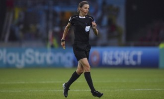 Stephanie Frappart, prima femeie arbitru la un meci din Champions League (Juventus vs Dinamo Kiev) – Fotbal