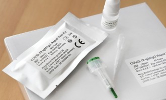 MedLife trage un semnal de alarmă: Testele rapide antigen nu reprezintă un instrument fiabil pentru diagnosticul infecției cu SARS COV 2. Aproape jumătate din rezultatele testelor rapide sunt fals negative – Coronavirus