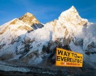 Urme de microplastice, descoperite în apropierea vârfului Muntelui Everest – Mediu