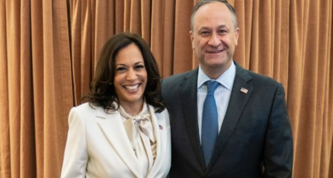 Cum sparge soțul Kamalei Harris, Doug Emhoff, stereotipurile – International