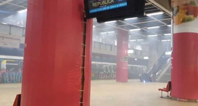VIDEO Circulația pe magistralele 1 și 3 de metrou, îngreunată. O garnitură a început să scoată fum în stația Unirii – Esential
