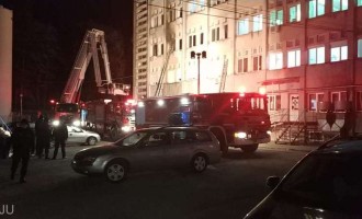 Familiile victimelor de la Spitalul din Neamț ar putea părăsi carantina, cu acordul autorităţilor, pentru a participa la funeralii – Esential