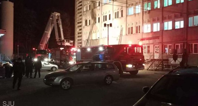 Familiile victimelor de la Spitalul din Neamț ar putea părăsi carantina, cu acordul autorităţilor, pentru a participa la funeralii – Esential