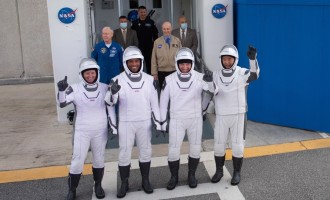 VIDEO SpaceX trimite patru astronauţi pe Staţia Spaţială Internaţională – Spatiul