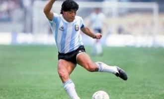 Lumea fotbalului îl omagiază pe Diego Maradona – Pele: „Într-o zi vom bate mingea împreună în cer” – Fotbal