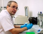Dumitru Jardan, biolog, despre evoluția genomului SARS-CoV-2: Noi credem că virusul vrea să ne omoare. Nu, el vrea să se înmulțească și se va adapta. Nu îl interesează să cauzeze o boala gravă, ci să se răspândească cât mai tare – Facem Romania bine