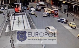 VIDEO Europol: Poliţist lovit cu maşina de un şofer ce fusese atenționat că staționa neregulamentar, în zona Gării de Nord – Esential