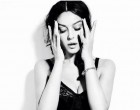 FOTO Monica Bellucci, ipostază tandră alături de un bărbat cu 31 de ani mai tânăr – Sesiunea foto care le-a aprins imaginația fanilor – Showbiz