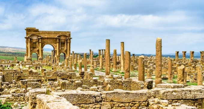 Timgad – Povestea unei ”mici Rome” de la marginea Saharei, orașul din Algeria fondat de împăratul Traian – Arheologie