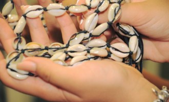 Margelele de portelan albe si 4 combinatii in care pot sa fie incluse in constructia bijuteriilor handmade