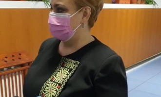 Grațiela Leocadia Gavrilescu a votat, azi, la orele 07.45, la Scoala „N. Titulescu” din Ploiesti/”Am votat pentru romani… pentru binele nostru al tuturor, pentru siguranta unui trai mai bun…pentru parintii nostri si bunicii nostri….”