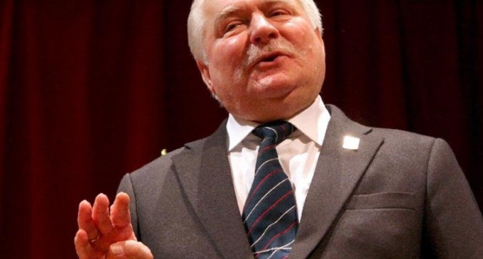 Lech Walesa: Sunt falit. Nimeni nu va primi cadouri din partea mea anul acesta – International