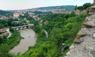 Mii de bulgari își oferă gratuit casele de la țară – International