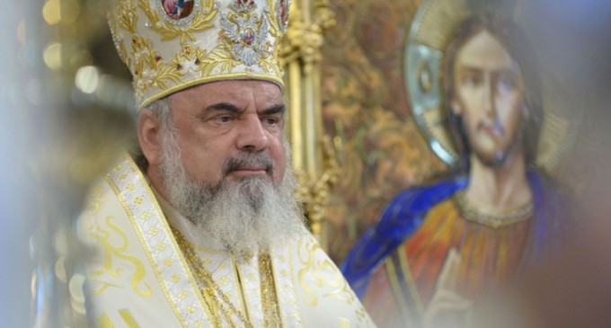 Mesajul de Crăciun al Patriarhului Daniel: E mare nevoie de multă rugăciune, de solidaritate şi ajutorare frăţească – Esential