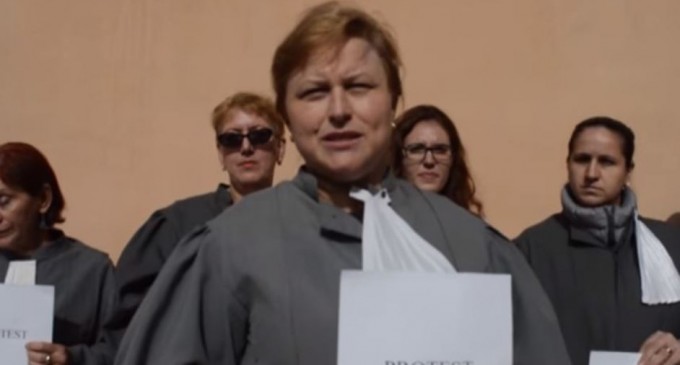 Grefierii organizează joi acţiuni de protest în faţa MAI şi a mai multor prefecturi, nemulţumiţi de îngheţarea salariilor – Politic