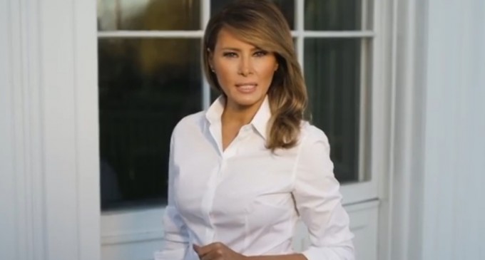 Trump s-a supărat iar pe jurnaliști. Motivul: Revistele de modă au ignorat-o 4 ani pe Melania – International