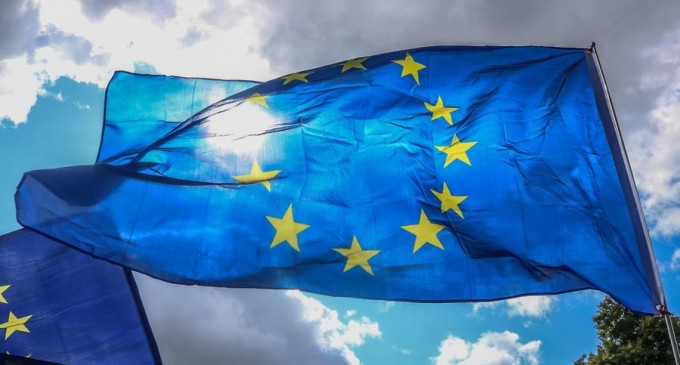 De la Europa celor șase la Uniunea celor 27 – International