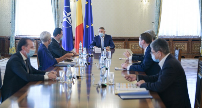 Consultări la Cotroceni pentru desemnarea premierului / PNL, USR-PLUS și UDMR n-au ajuns la un acord și merg la Iohannis cu propuneri separate / Delegațiile partidelor – Politic