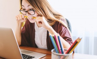 Nivelul de stres s-a dublat în timpul pandemiei de coronavirus pentru unu din patru angajați români. Cei mai mulți au ajuns deja la epuizare – studi