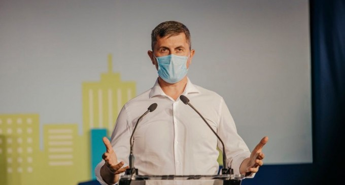 De Ziua Brâncuși, Barna îl invită pe Ciolacu să vadă operele de artă expuse la Primăria condusă de Clotilde Armand – Politic