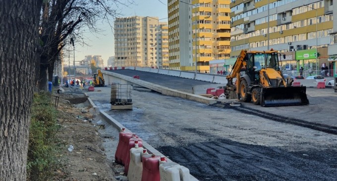 ​FOTOGALERIE Pasajul de la Doamna Ghica, care trebuia să fie gata în această toamnă, este realizat doar în proporție de 40% / Structura metalică a podului întârzie din lipsa banilor – Administratie Locala
