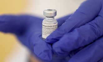 A patra tranșă de vaccin antiCovid a ajuns în România. Din 15 ianuarie se intră în a doua etapă de vaccinare care vizează persoanele în vârstă și cu boli cronice – Esential