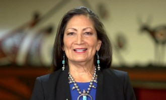 Biden o va numi pe nativa Deb Haaland in fruntea ministerului resurselor naturale – International