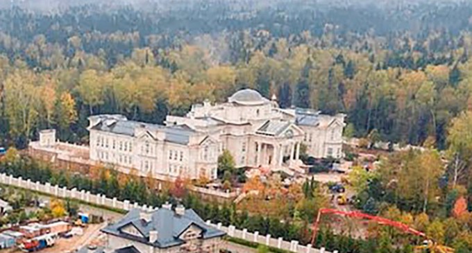 Digi24: Palatul secret al lui Putin, de două ori mai mare decât Palatul Buckingham. Ar fi costat aproape 300 milioane de dolari – Esential