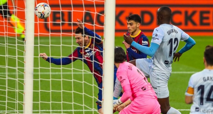 ​La Liga: Barcelona vs Valencia 2-2 / Lionel Messi a egalat recordul lui Pele de goluri înscrise pentru un singur club – Fotbal