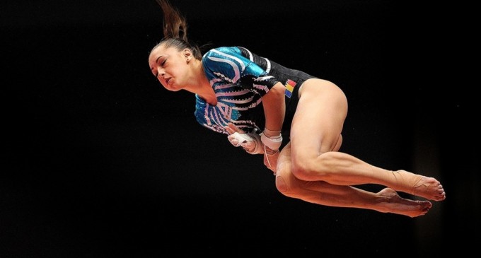 CE Gimnastică (f): Larisa Iordache, aur la sol – Sportiva noastră a mai cucerit titlul european la bârnă și argintul la sărituri – Alte sporturi