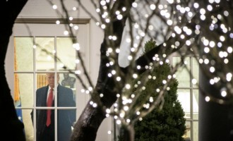 ​Preşedintele Trump respinge planul de susţinere economică al Congresului – International