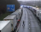 Noile condiţii de control sanitar pentru reluarea circulației dinspre Marea Britanie spre Franța, unde sute de transportatori români au fost blocați la frontiere – Esential